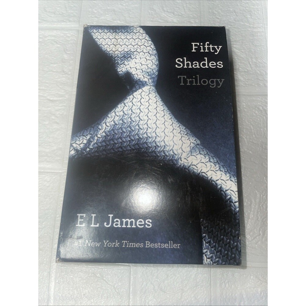 Fifty Shades Trilogy Boxed Set 50 Shades of Grey Darker & Freed